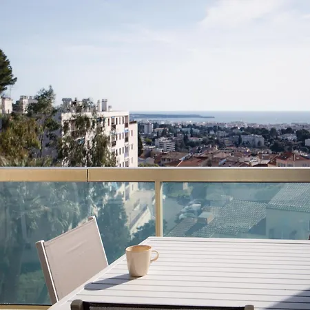 Splendide Vue Mer, Terrasse, Piscine Et Parking Le Cannet